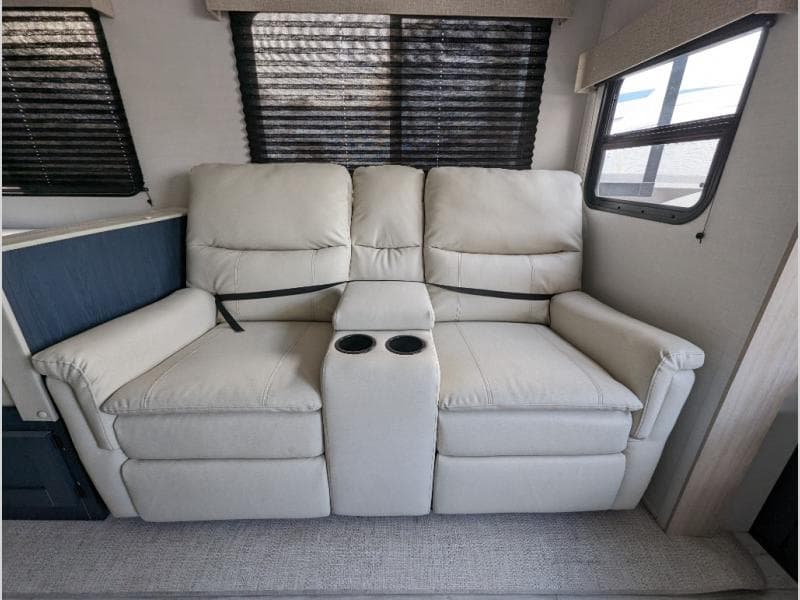 2025 Prime Time RV 2025 Prime Time RV Avenger - thumbnail 6