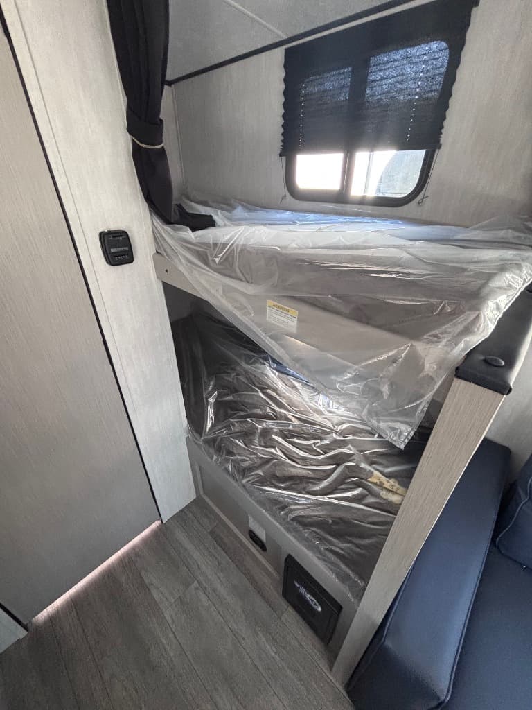 2025 Coachmen 2025 Coachmen Apex Nano - thumbnail 8