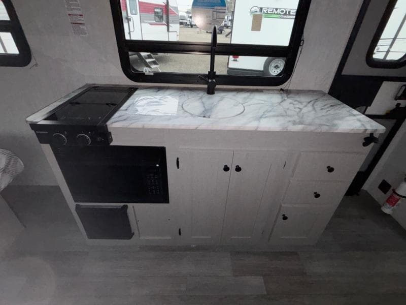 2025 Coachmen 2025 Coachmen Remote - thumbnail 3