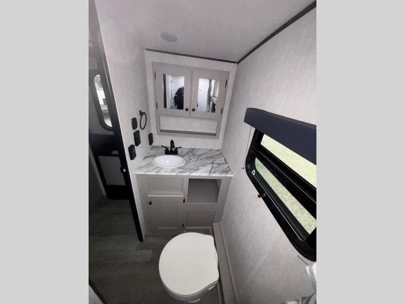 2025 Coachmen 2025 Coachmen Remote - thumbnail 5