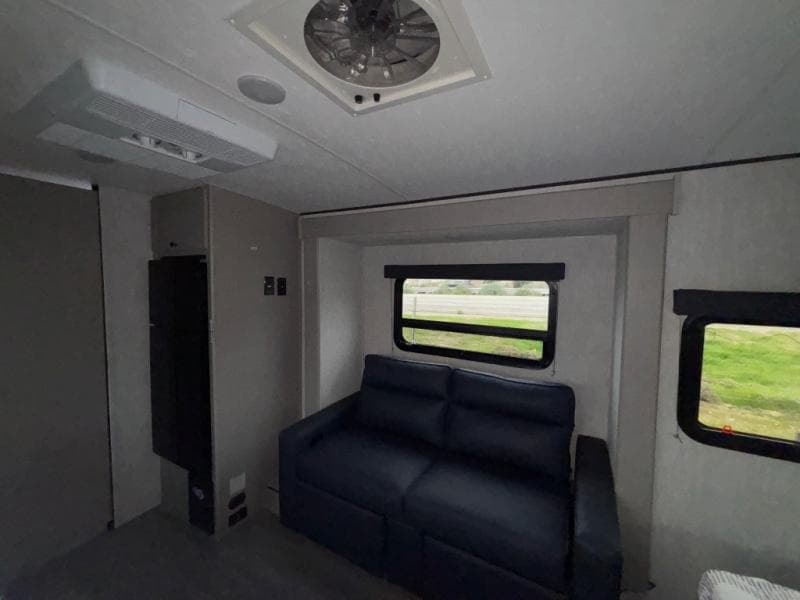 2025 Coachmen 2025 Coachmen Remote - thumbnail 7