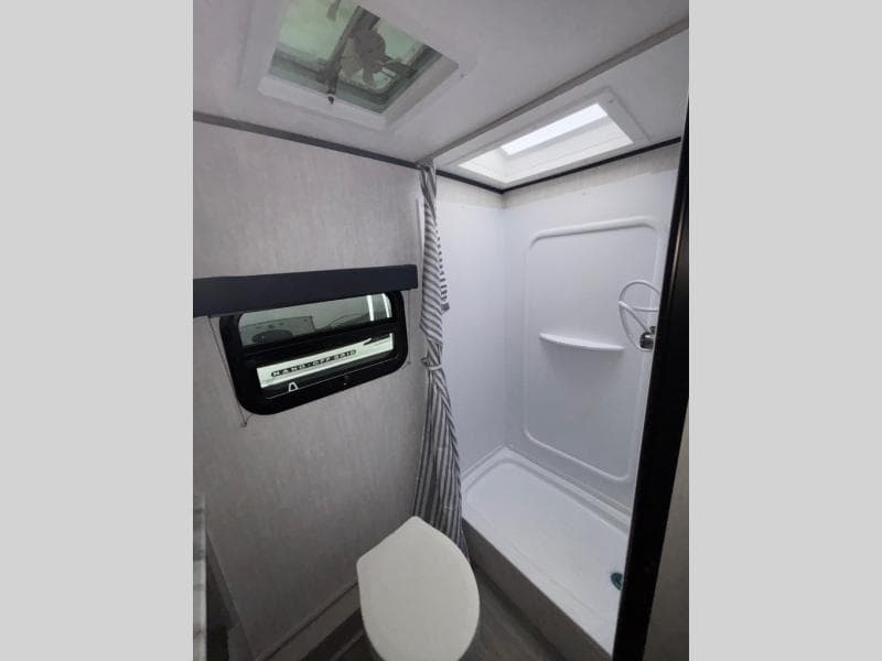 2025 Coachmen 2025 Coachmen Remote - thumbnail 8