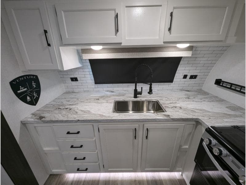 2025 Venture RV 2025 Venture RV Stratus - thumbnail 2