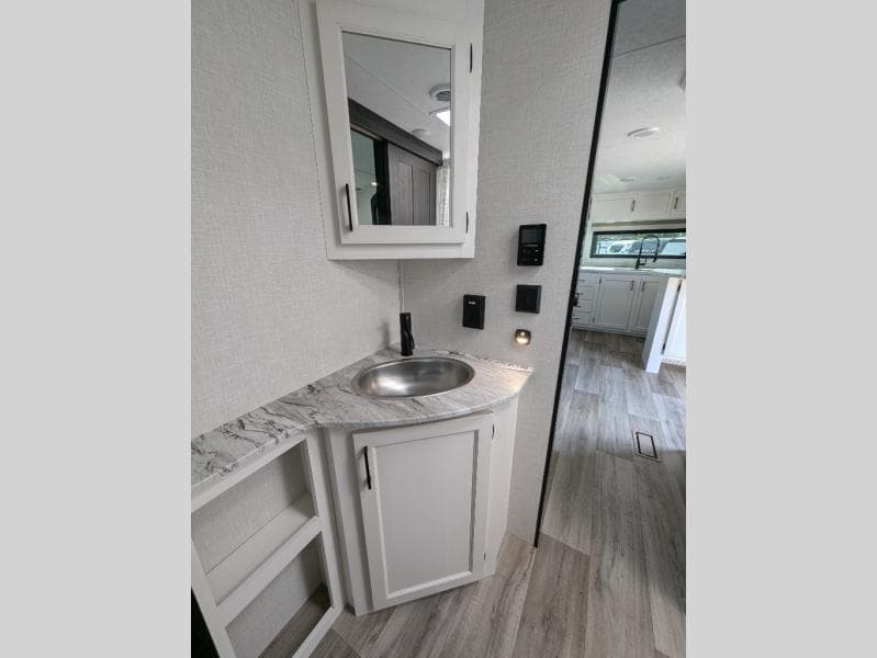 2025 Venture RV 2025 Venture RV Stratus - thumbnail 13