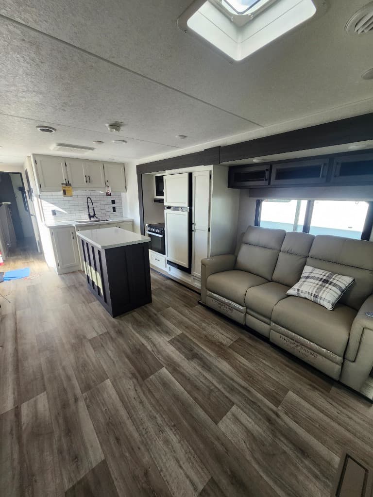 2025 Venture RV 2025 Venture RV SportTrek Touring Edition - thumbnail 22