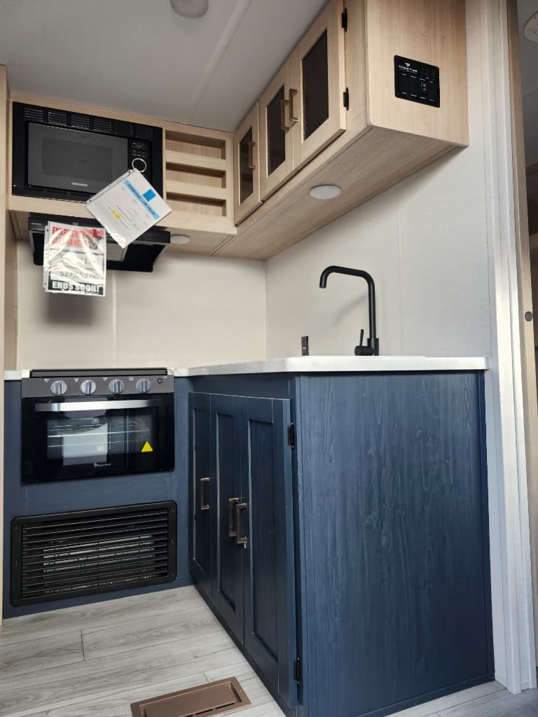 2025 Prime Time RV 2025 Prime Time RV Avenger - thumbnail 7