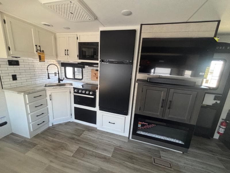 2025 Venture RV 2025 Venture RV SportTrek - thumbnail 4