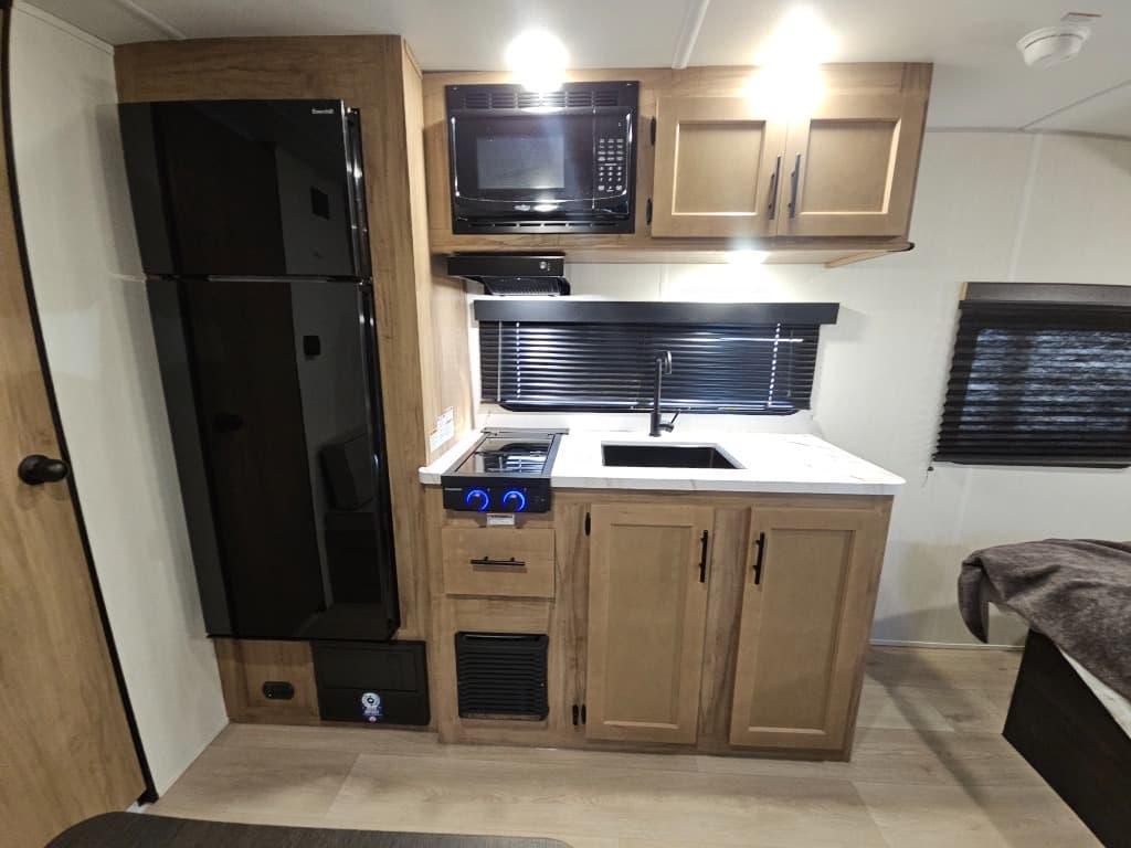 2025 Forest River 2025 Forest River Cherokee Wolf Pup - thumbnail 11