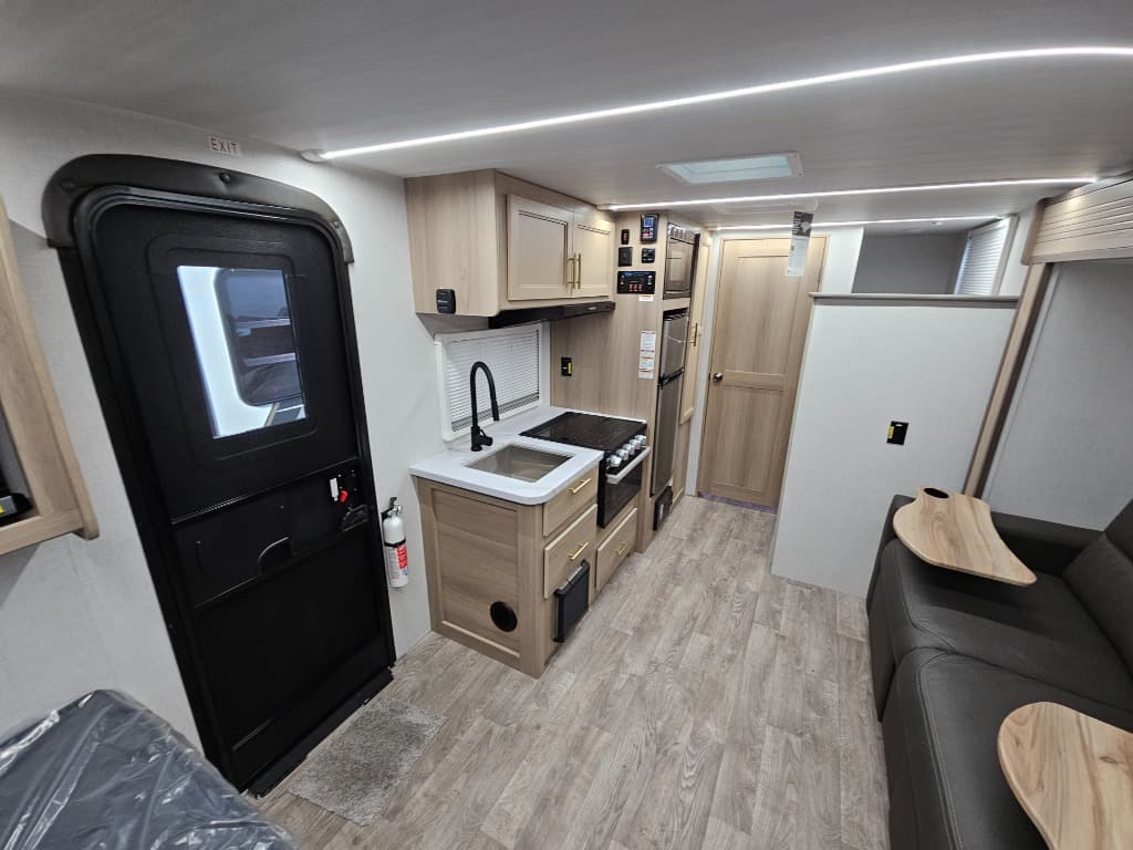 2025 Keystone RV 2025 Keystone RV Outback - thumbnail 35