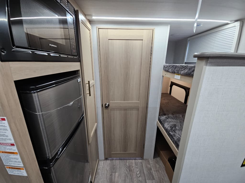 2025 Keystone RV 2025 Keystone RV Outback - thumbnail 41