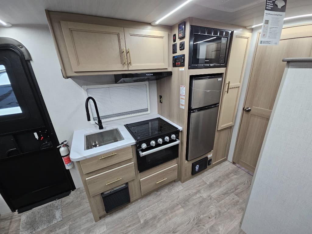 2025 Keystone RV 2025 Keystone RV Outback - thumbnail 47