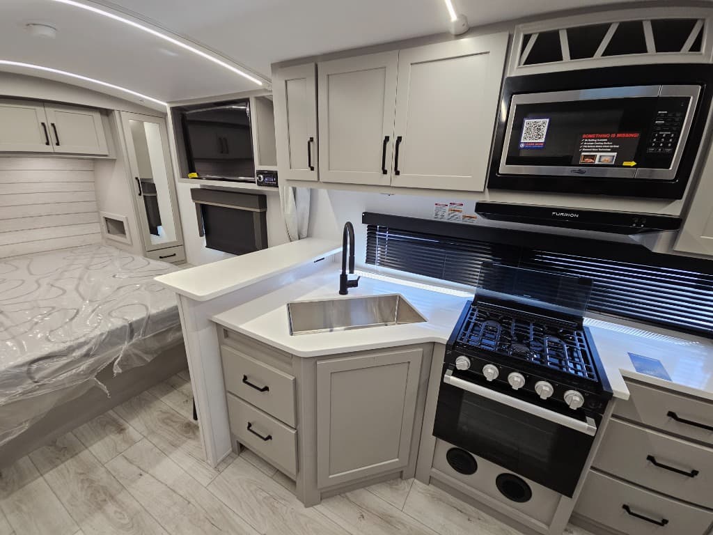 2025 Keystone RV 2025 Keystone RV Outback - thumbnail 17