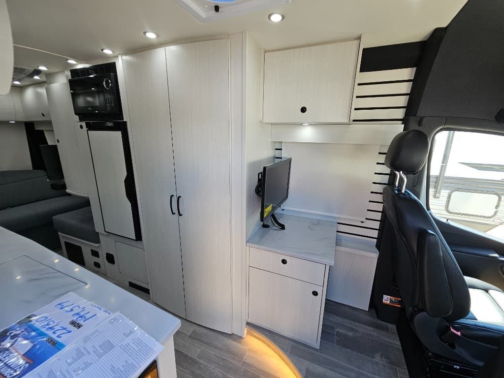 2025 Pleasure-Way 2025 Pleasure-Way Plateau - thumbnail 13