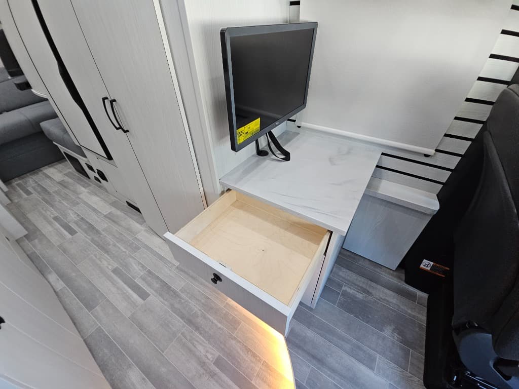 2025 Pleasure-Way 2025 Pleasure-Way Plateau - thumbnail 16