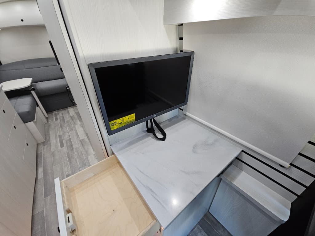 2025 Pleasure-Way 2025 Pleasure-Way Plateau - thumbnail 17