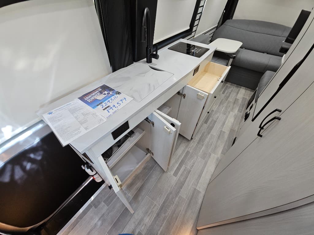 2025 Pleasure-Way 2025 Pleasure-Way Plateau - thumbnail 19