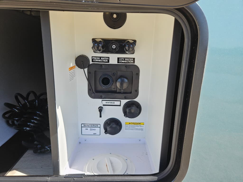 2026 Keystone RV 2026 Keystone RV Reign - thumbnail 18