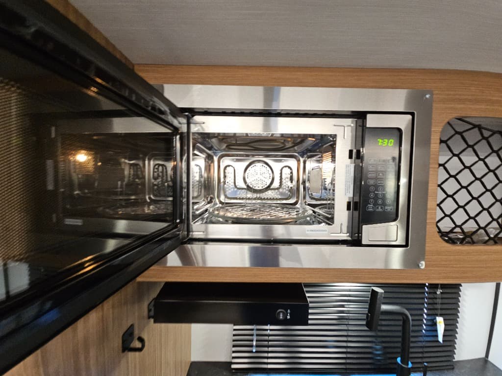 2026 Keystone RV 2026 Keystone RV Reign - thumbnail 24