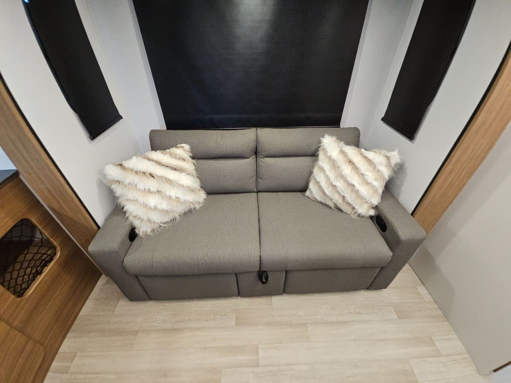 2026 Keystone RV 2026 Keystone RV Reign - thumbnail 30