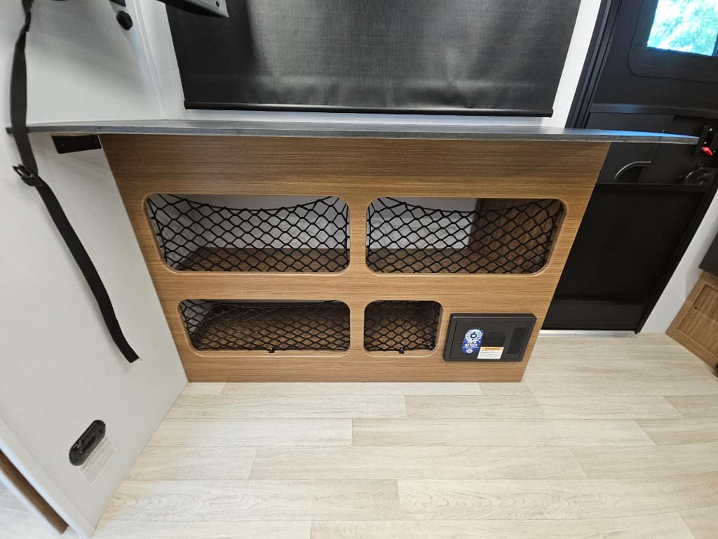 2026 Keystone RV 2026 Keystone RV Reign - thumbnail 32