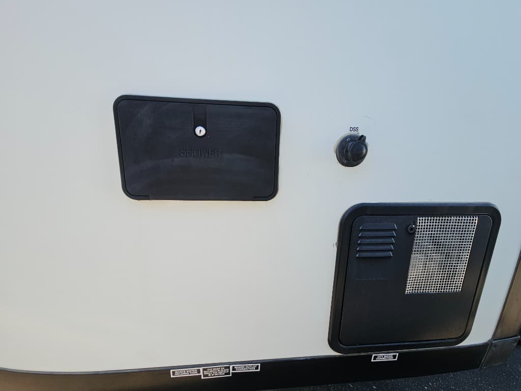 2020 Forest River RV 2020 Forest River RV Shockwave - thumbnail 18