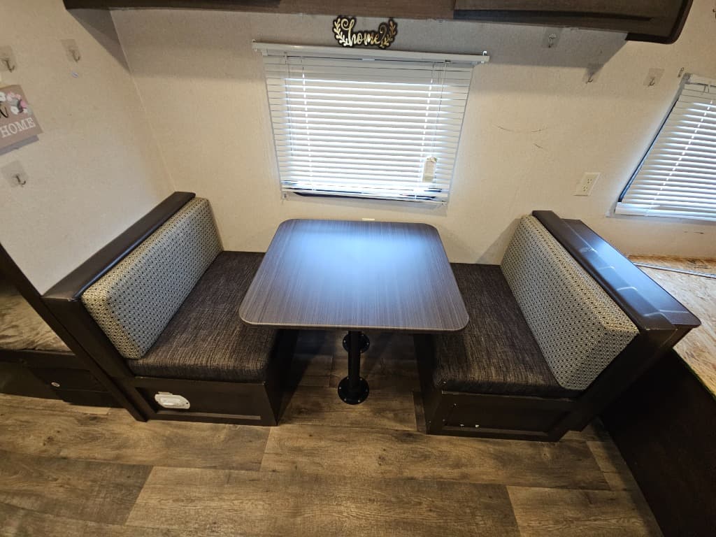 2018 Forest River 2018 Forest River Wildwood FSX - thumbnail 13