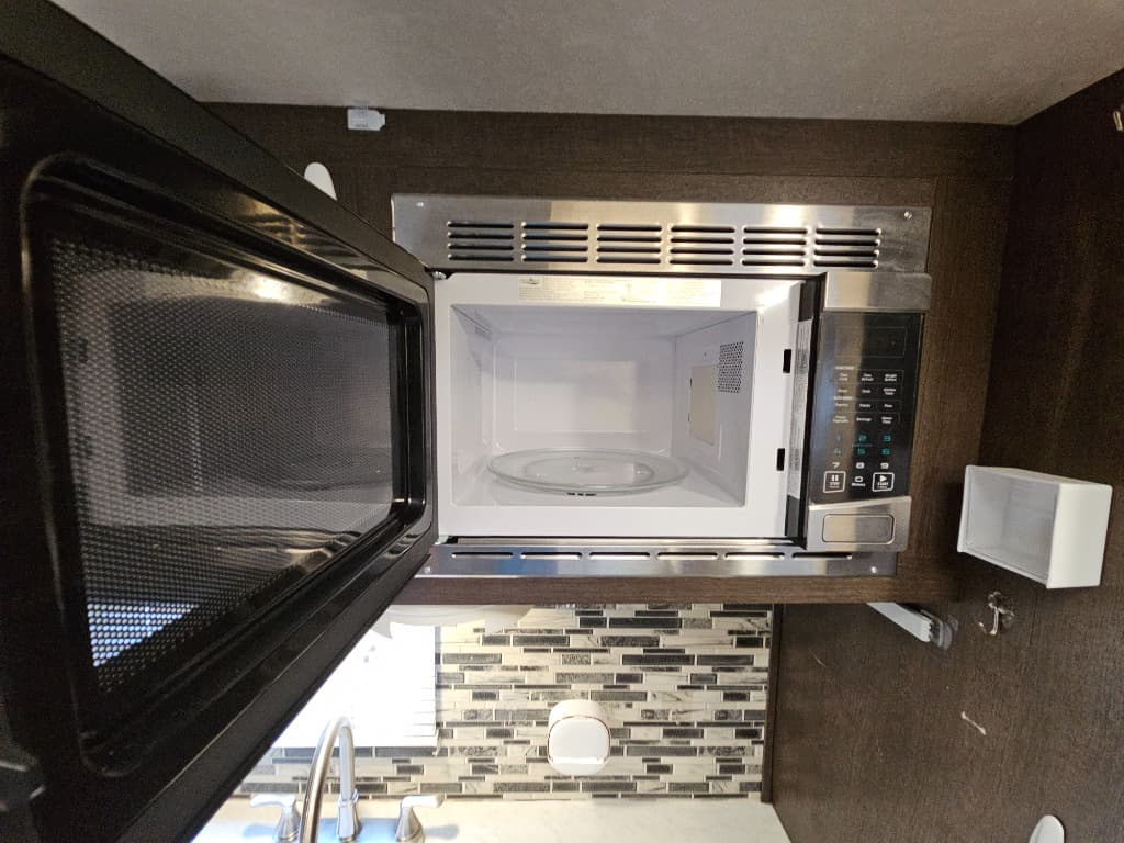 2018 Forest River 2018 Forest River Wildwood FSX - thumbnail 18