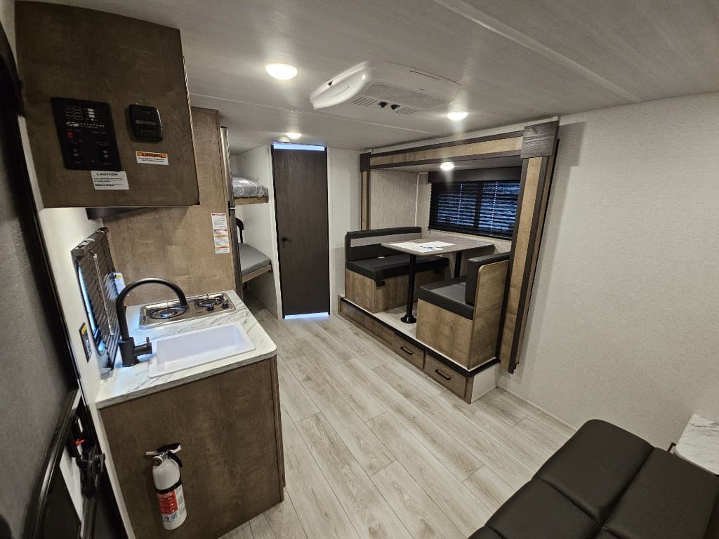 2025 Keystone RV 2025 Keystone RV Springdale Classic Mini - thumbnail 8