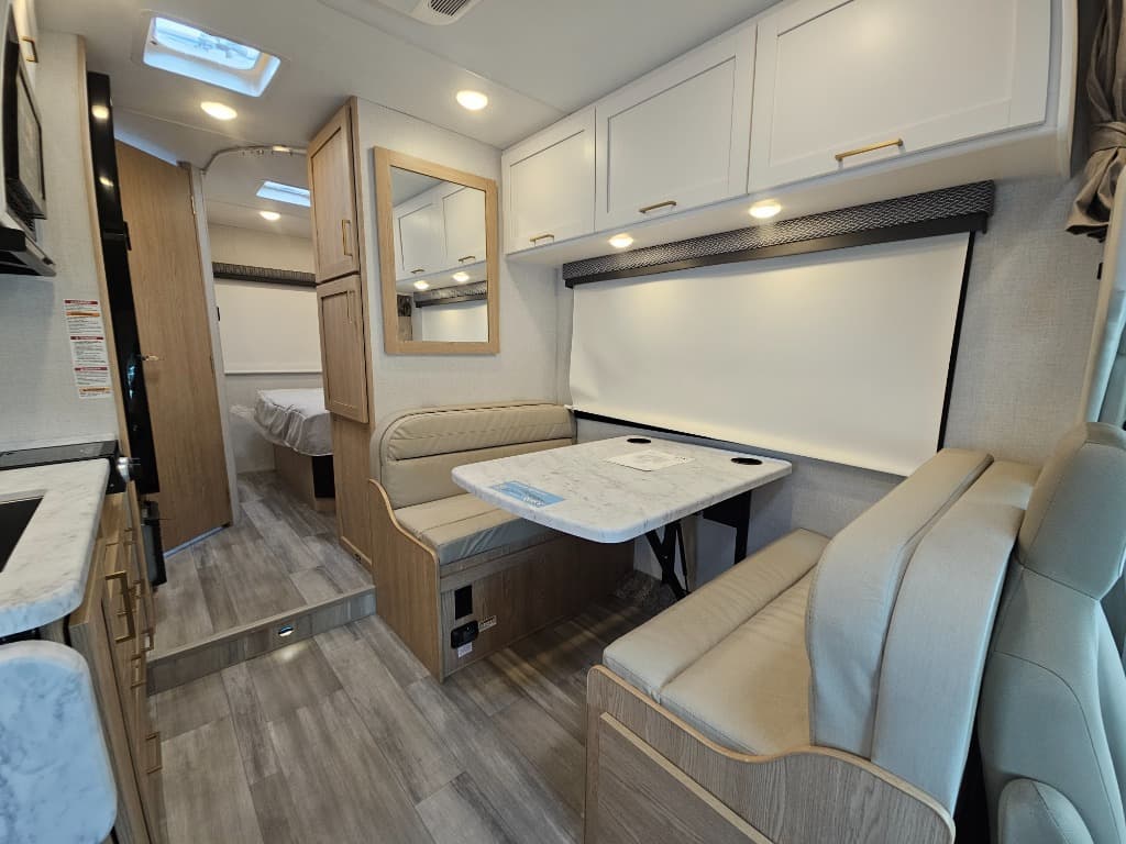 2026 Thor Motor Coach 2026 Thor Motor Coach Four Winds - thumbnail 7