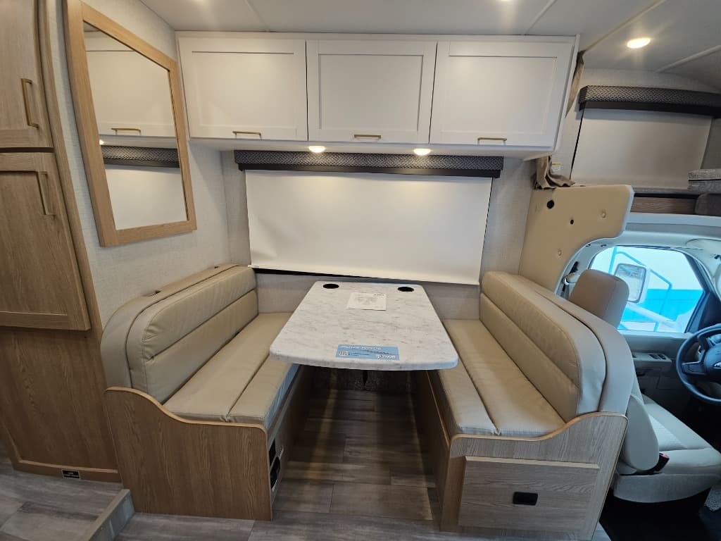 2026 Thor Motor Coach 2026 Thor Motor Coach Four Winds - thumbnail 9