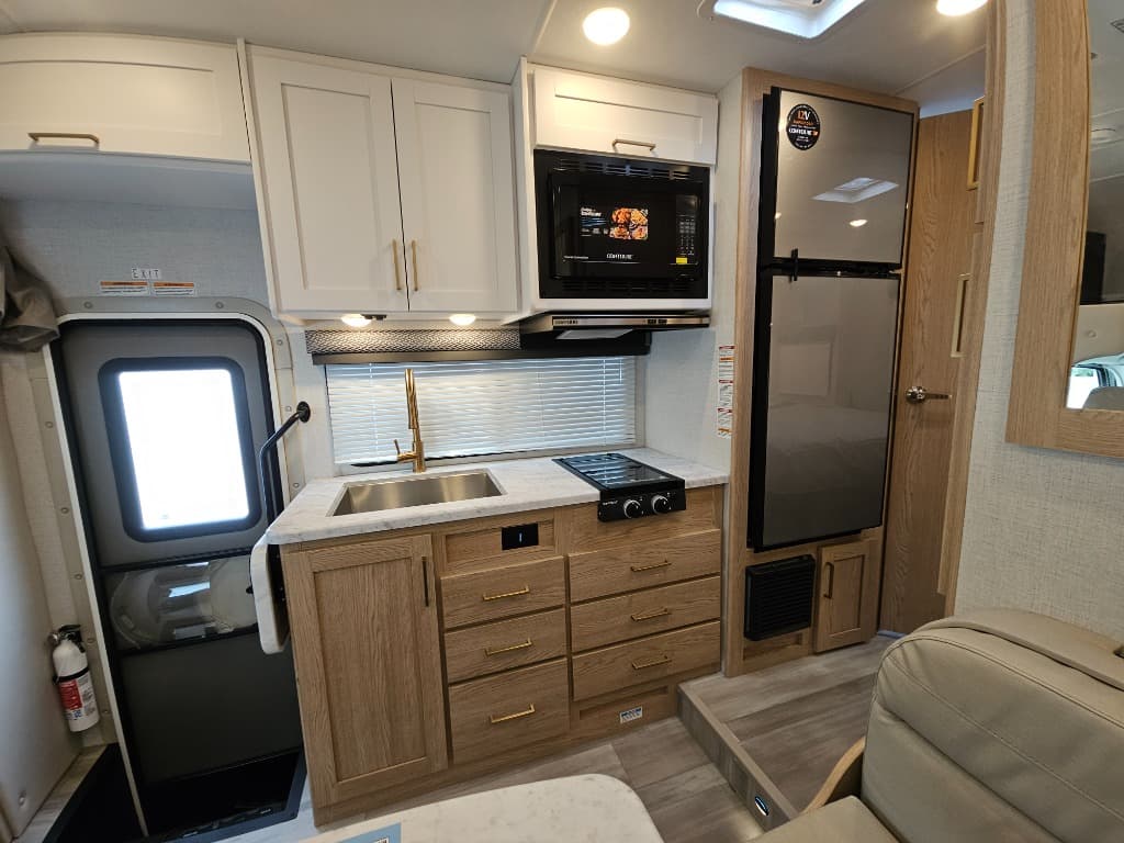 2026 Thor Motor Coach 2026 Thor Motor Coach Four Winds - thumbnail 13