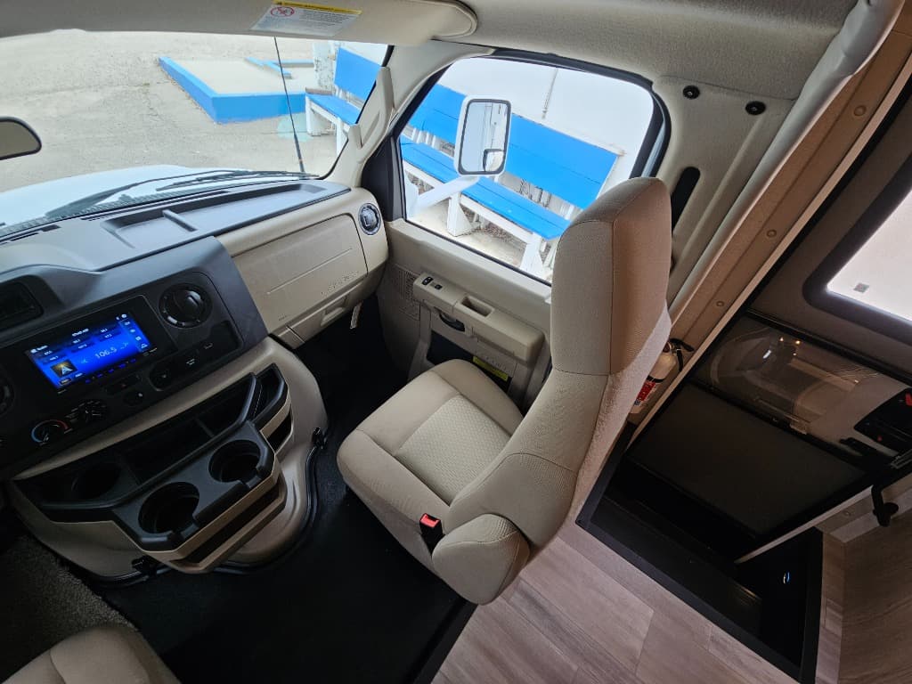 2026 Thor Motor Coach 2026 Thor Motor Coach Four Winds - thumbnail 37