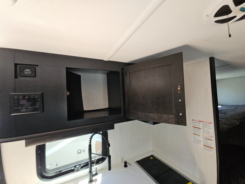 2023 Forest River 2023 Forest River Cherokee Wolf Pup Black Label - thumbnail 11