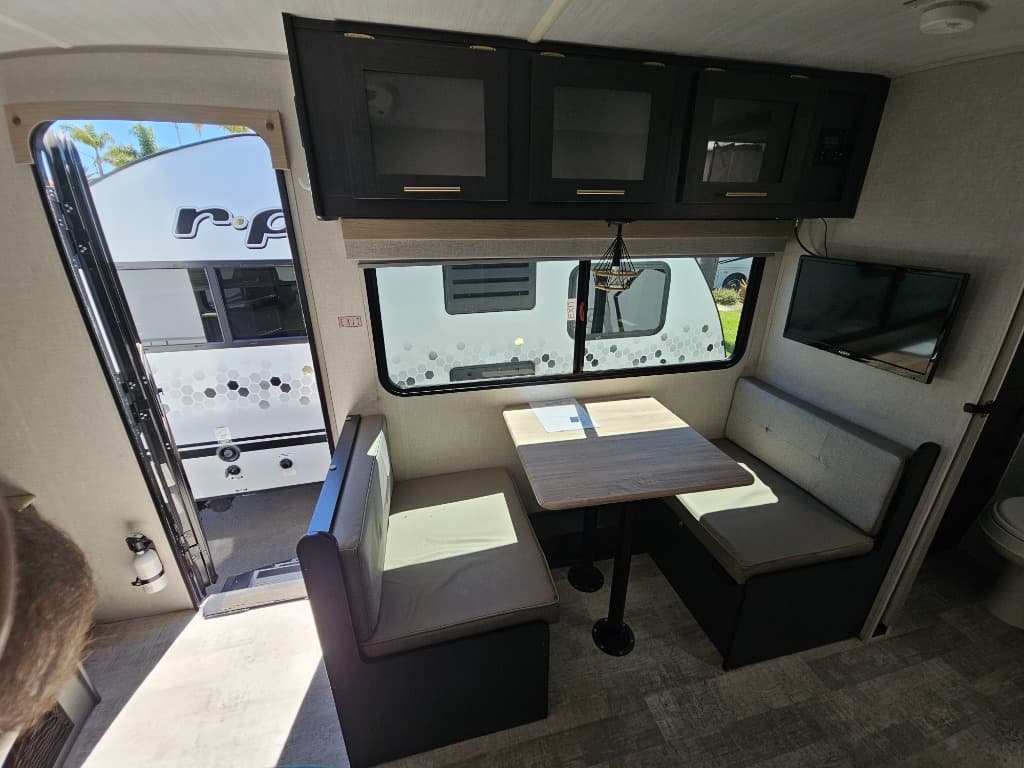 2024 Forest River 2024 Forest River R-Pod - thumbnail 18