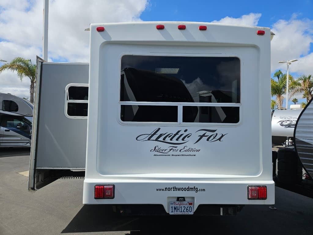 2014 Northwood 2014 Northwood Artic Fox Silver Fox - thumbnail 3