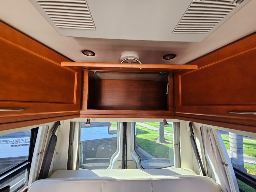 2008 Great West 2008 Great West Legend - thumbnail 24