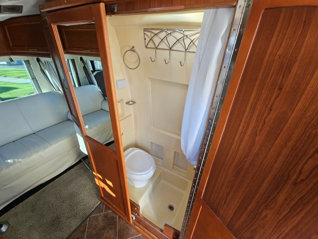 2008 Great West 2008 Great West Legend - thumbnail 28