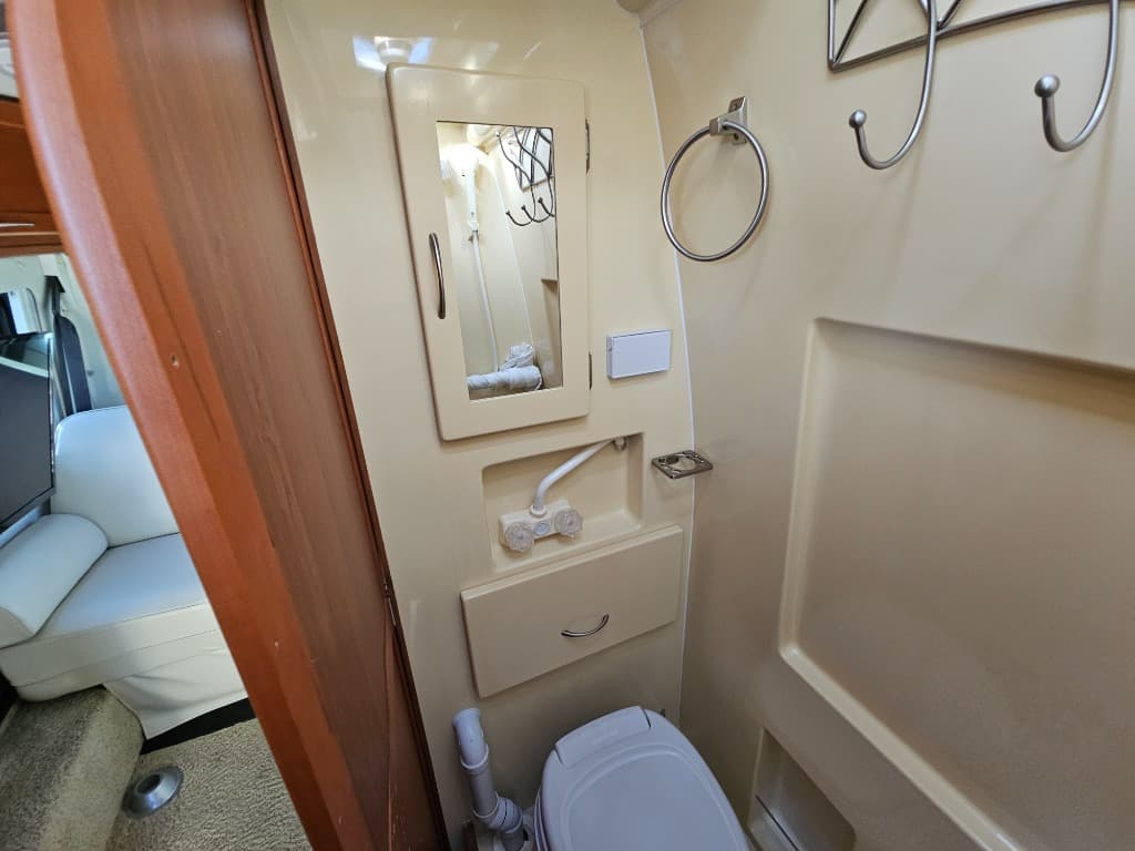 2008 Great West 2008 Great West Legend - thumbnail 30