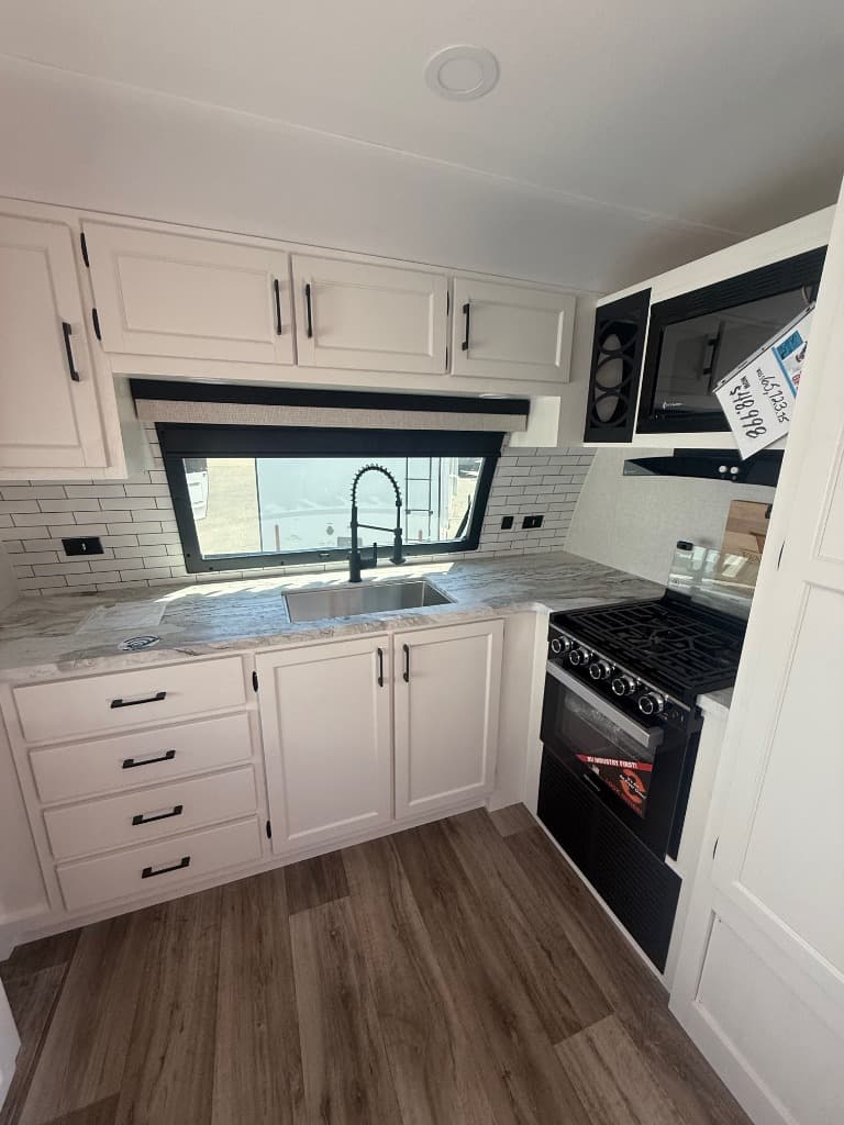 2026 Venture RV 2026 Venture RV SportTrek - thumbnail 6