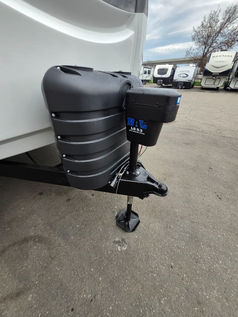 2026 Venture RV 2026 Venture RV SportTrek Touring Edition - thumbnail 4