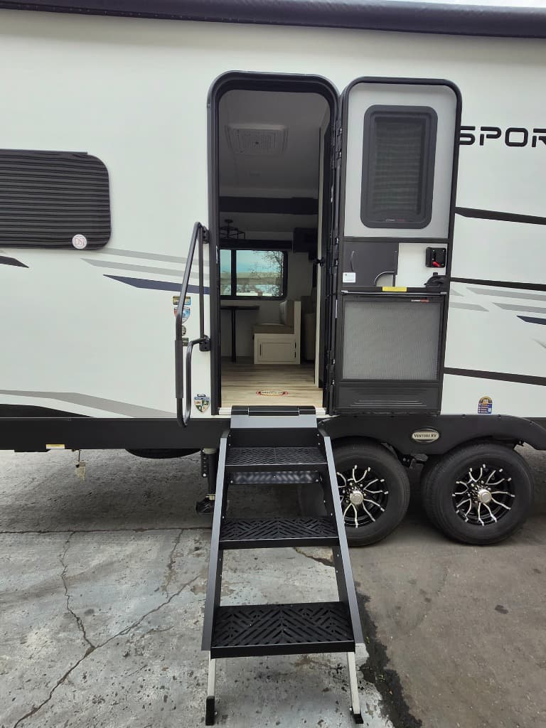 2026 Venture RV 2026 Venture RV SportTrek Touring Edition - thumbnail 8