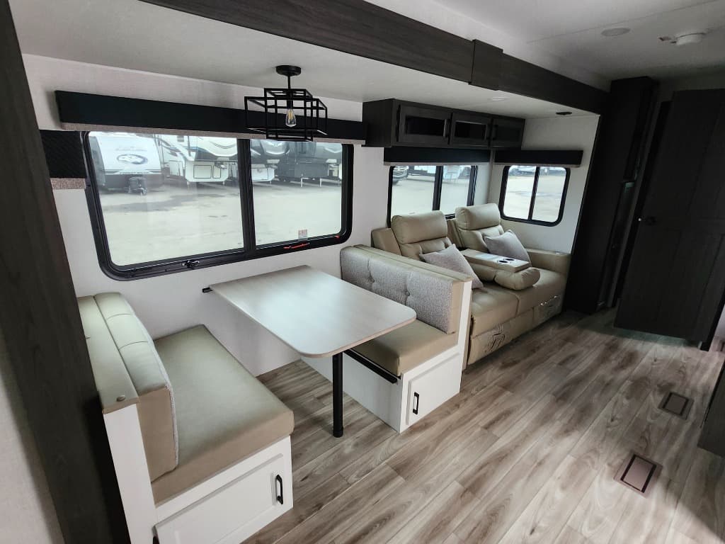 2026 Venture RV 2026 Venture RV SportTrek Touring Edition - thumbnail 23