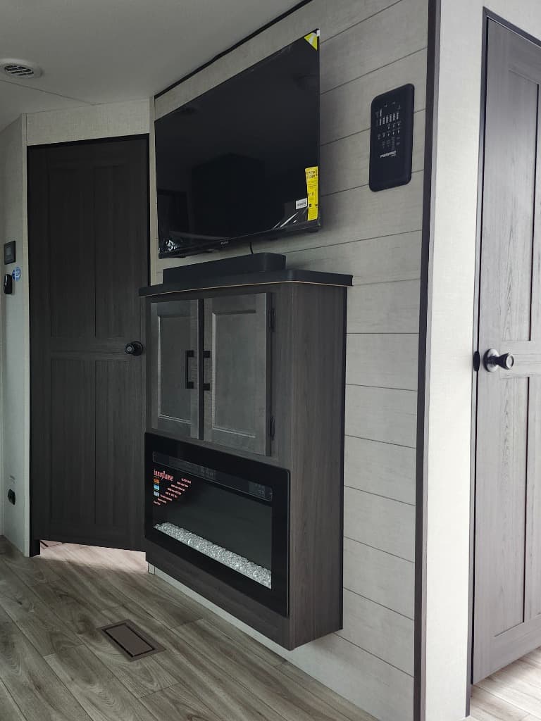 2026 Venture RV 2026 Venture RV SportTrek Touring Edition - thumbnail 27