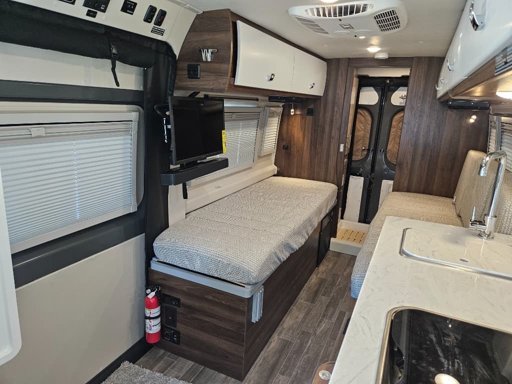 2025 Winnebago 2025 Winnebago Travato - thumbnail 12