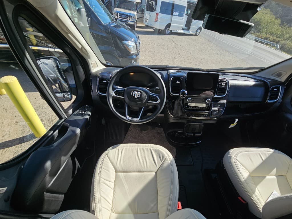 2025 Winnebago 2025 Winnebago Travato - thumbnail 18