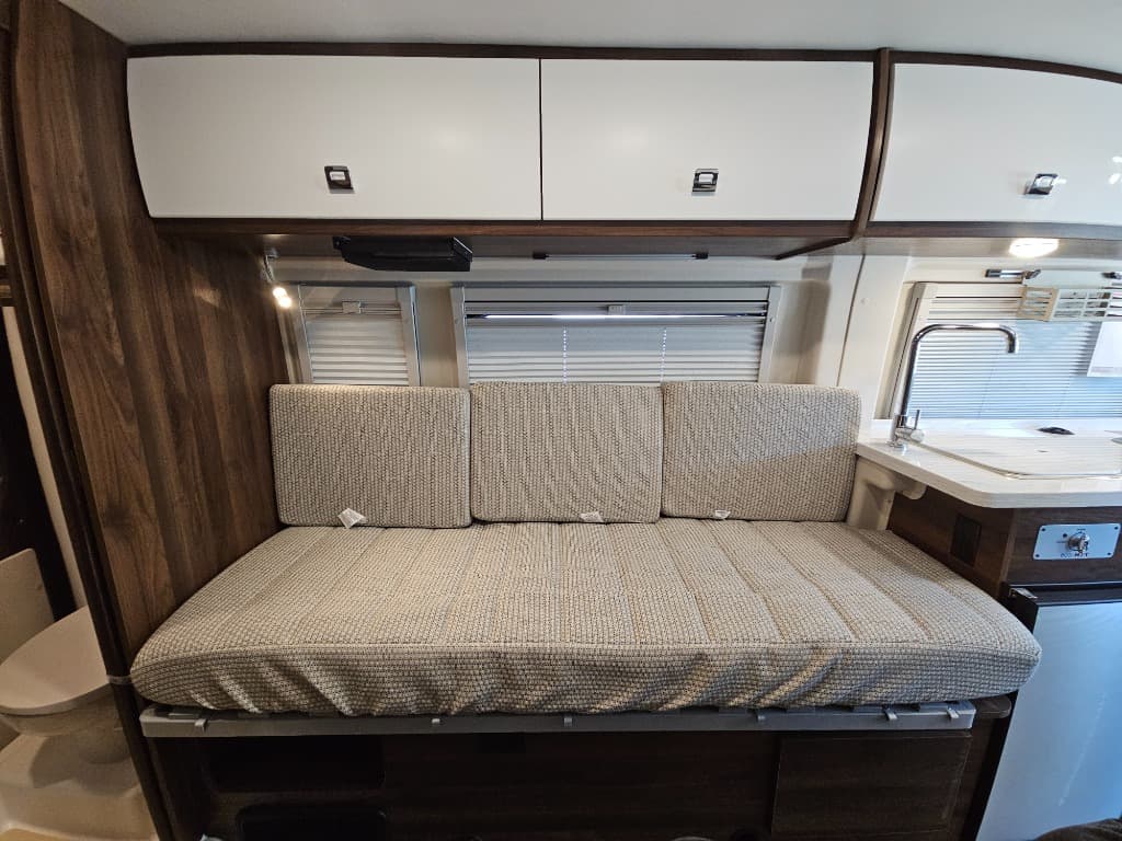 2025 Winnebago 2025 Winnebago Travato - thumbnail 23