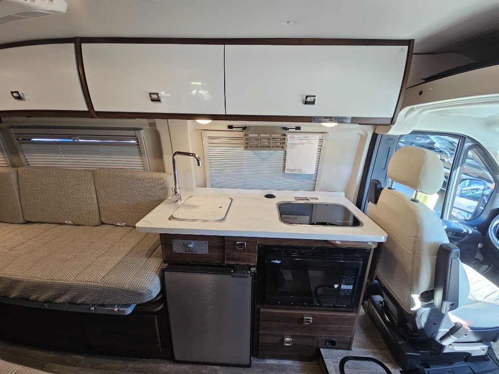 2025 Winnebago 2025 Winnebago Travato - thumbnail 31