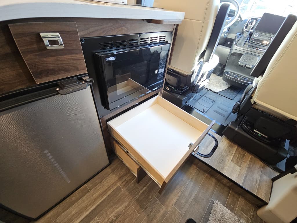 2025 Winnebago 2025 Winnebago Travato - thumbnail 39