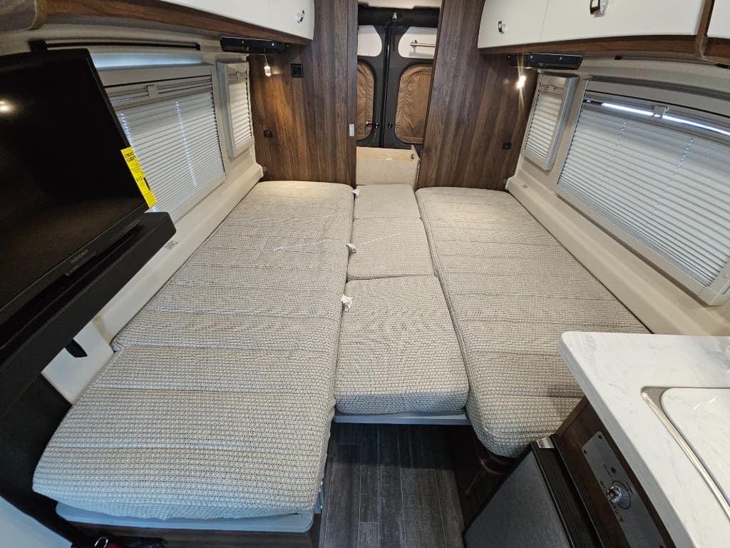 2025 Winnebago 2025 Winnebago Travato - thumbnail 41