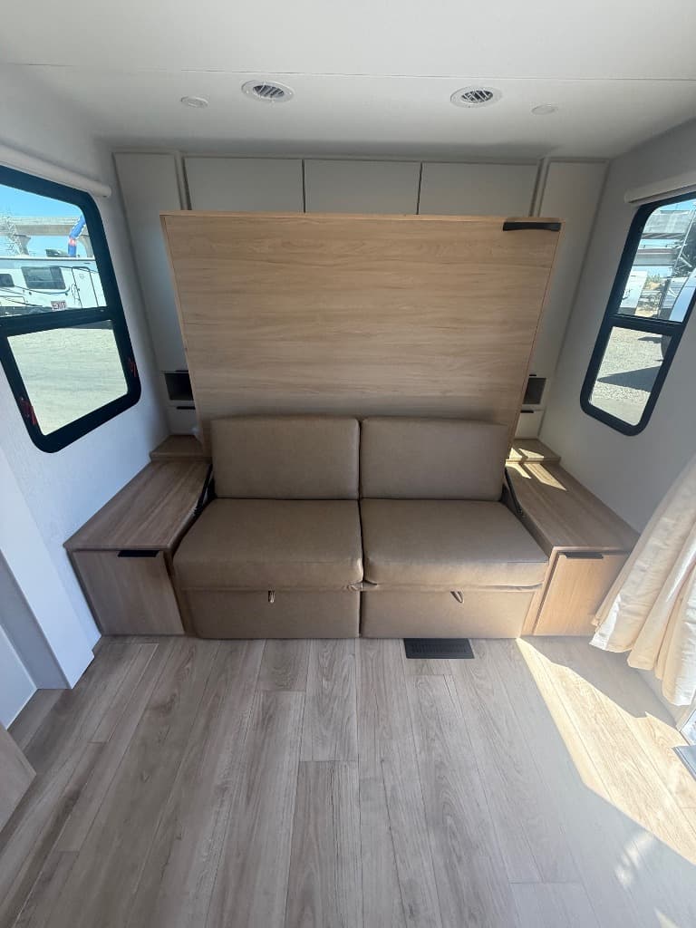 2026 Winnebago 2026 Winnebago Thrive - thumbnail 7